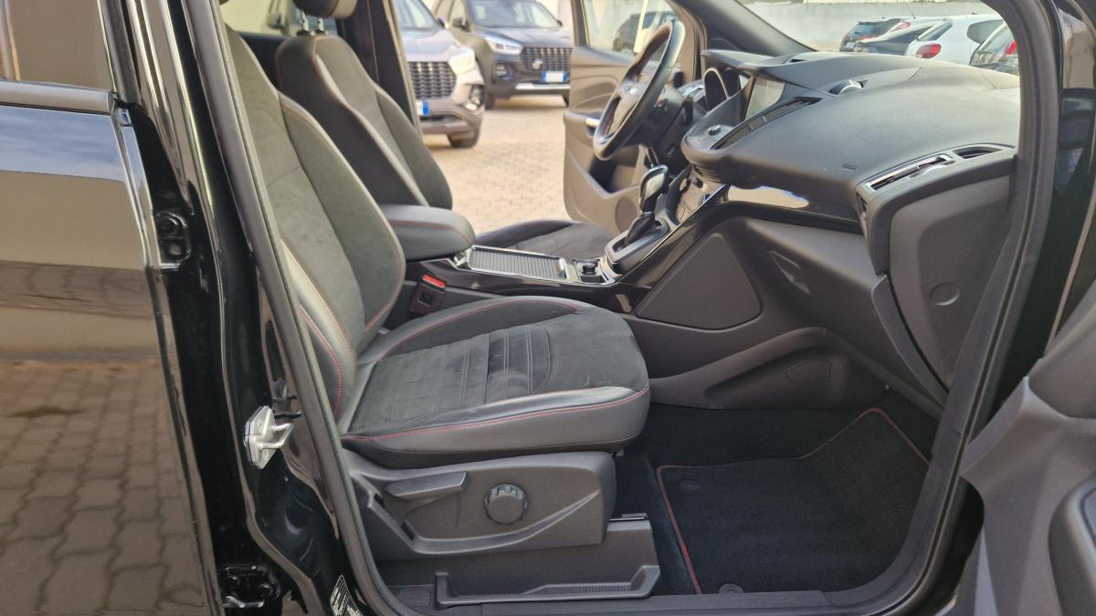 Ford Kuga 2.0 TDCI 180 CV 4WD Powershift ST-Line